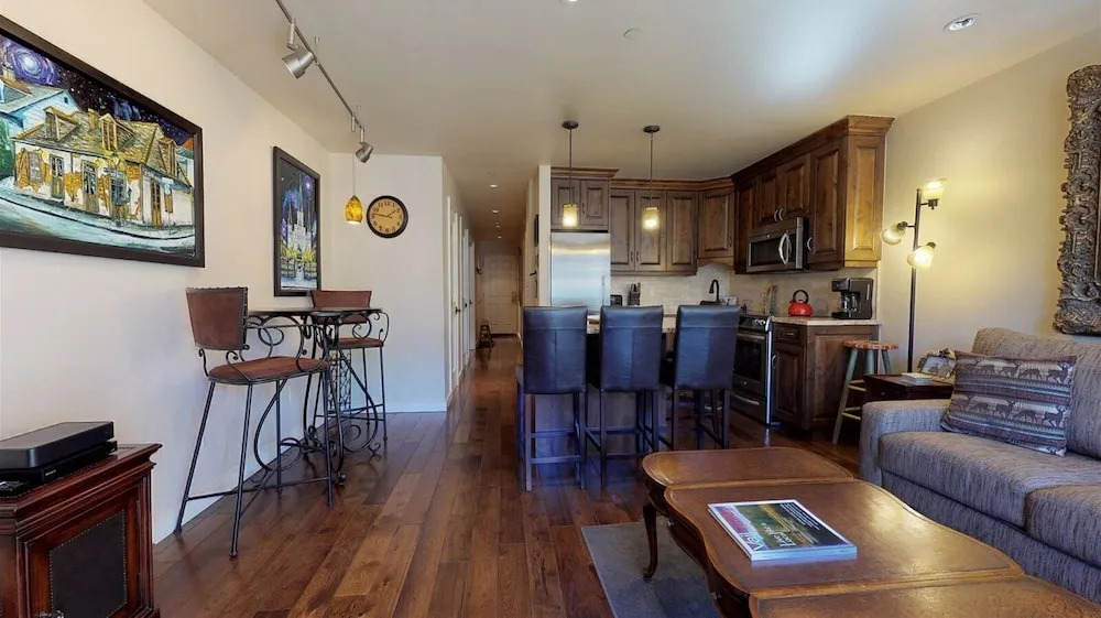 Luxury 1 Bedroom Mountain Vacation Rental, 100 Yards To Gondola In Lionshead Village