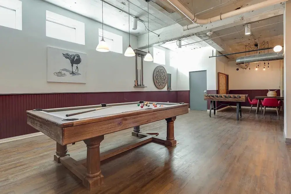 Gorgeous 1 Bedroom in Historic Building, Downtown