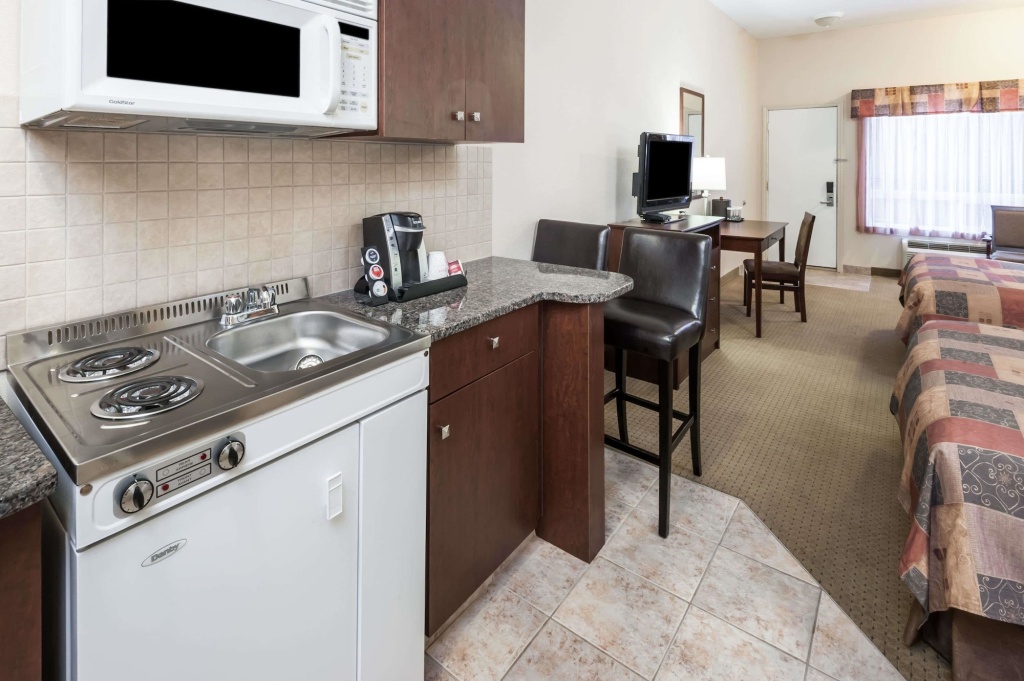 Canalta Hotel High River