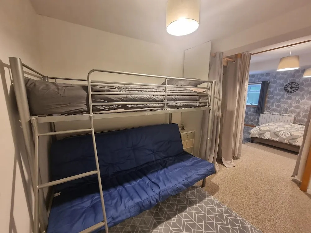 Stunning 2-bed House in Saint Columb