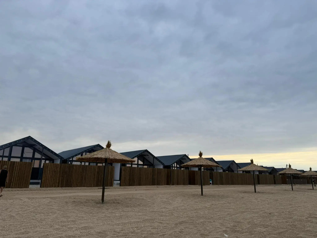 аМОРЕbeach
