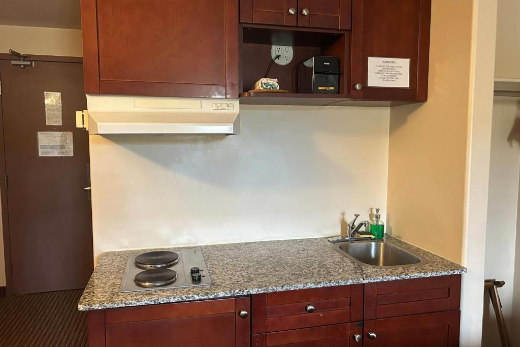 Travelodge by Wyndham Valleyview AB