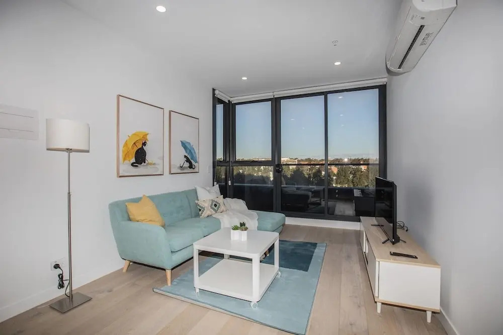 Stunning Apartment In Parkville