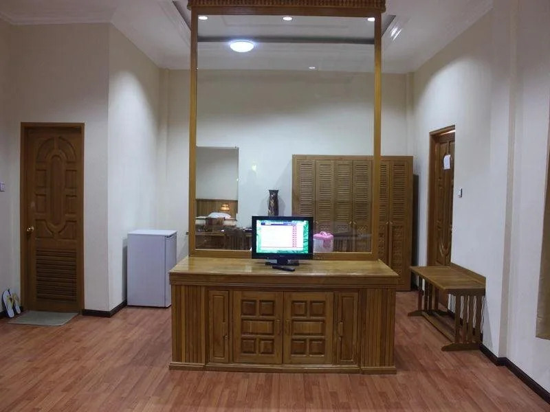Hotel Golden Land