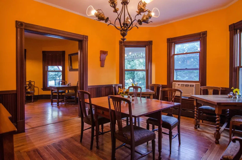 Heart of the Village Bed & Breakfast in Shelburne VT