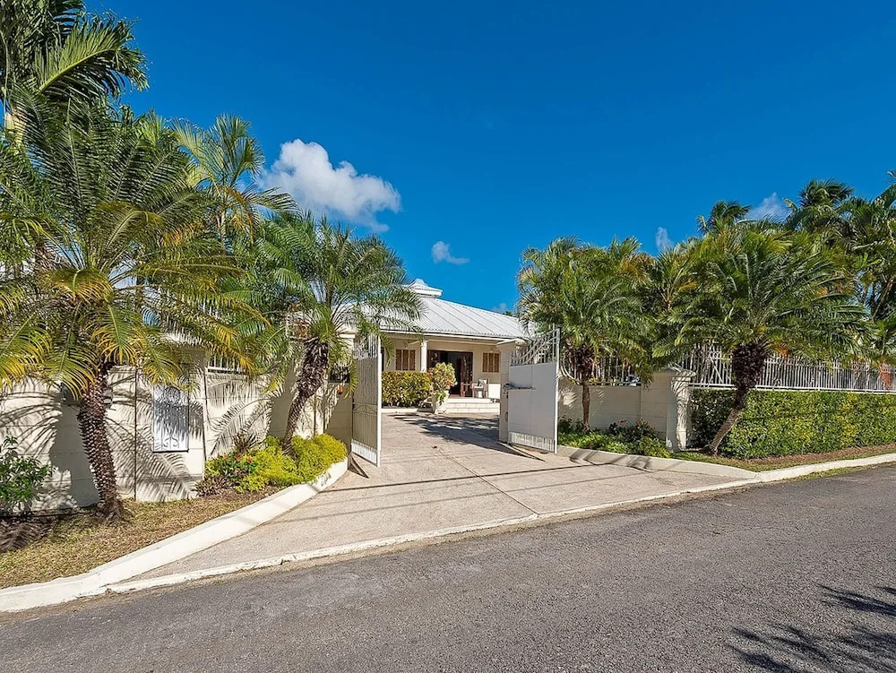 Gibbs Glade Villa 4 Bedroom Home by Bluescape