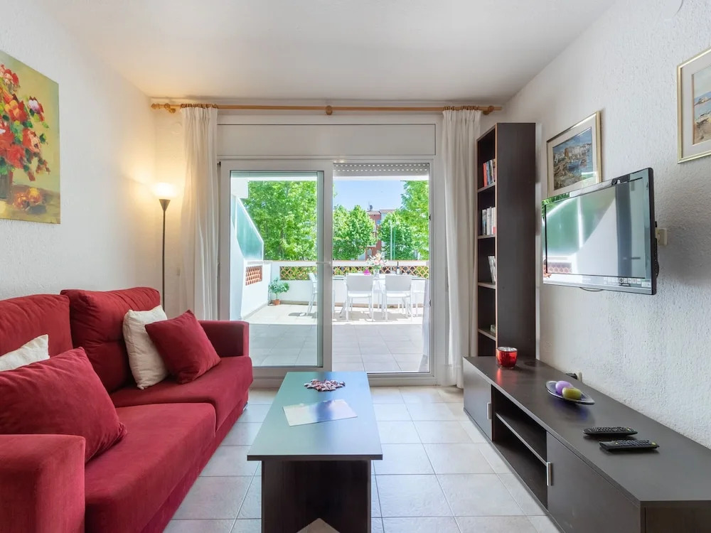 Modern Apartment in Empuriabrava With Beach Nearby