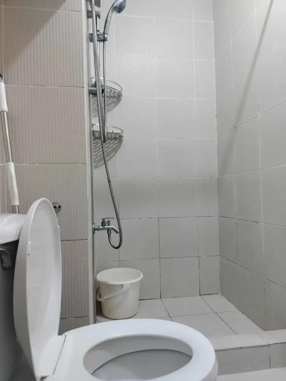 Spacious 1-bedroom Condo in Quezon City With Private Pool