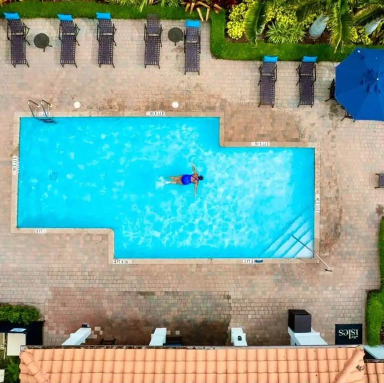 Beautiful Gated Community With Pool Gym Parks Parking