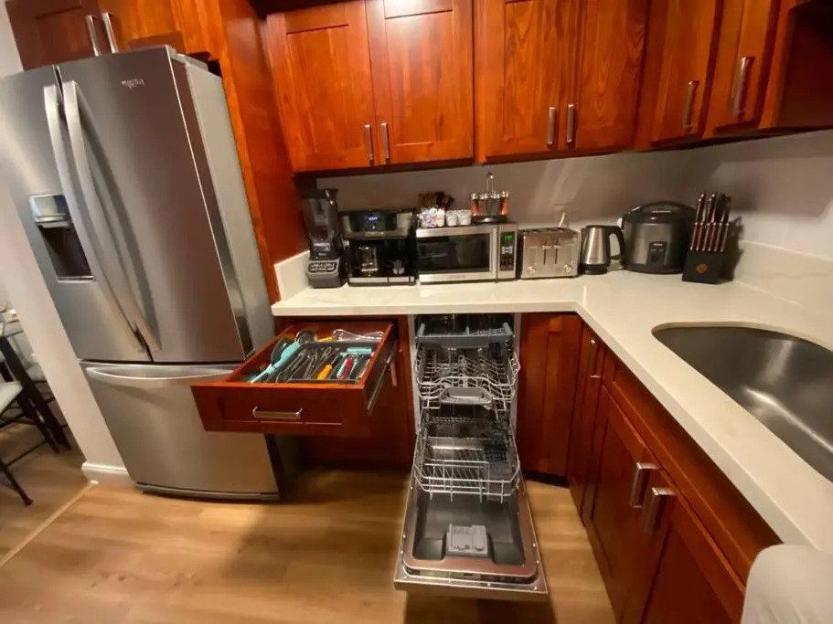 Luxury 2beds,2baths, free parking at Waikiki Beach
