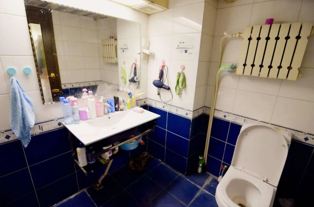 Broncos Youth Hostel