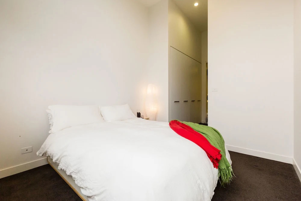 GEORGE, 1BDR North Melbourne Apartment