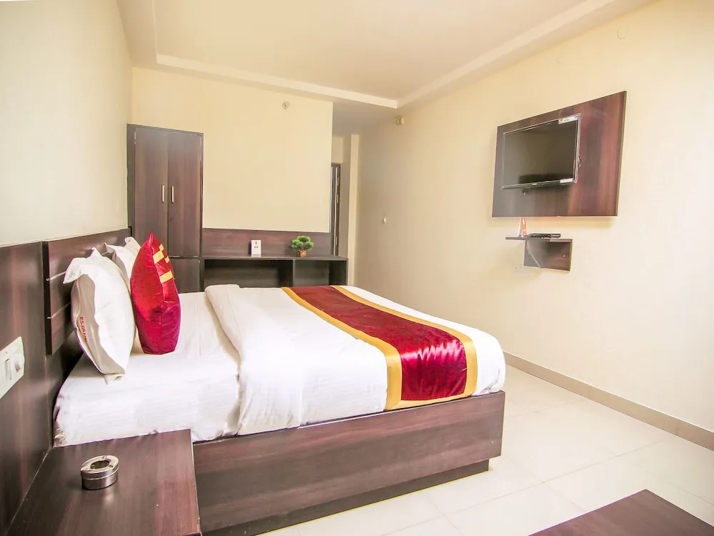 OYO 9941 Hotel P S Grand