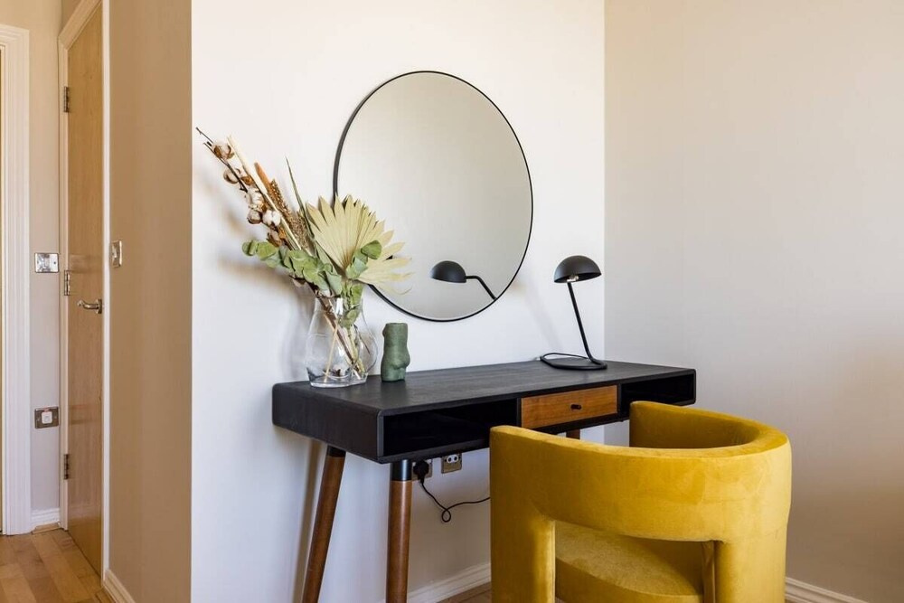 The Nine Elms Lane Arms - Stunning & Bright 2bdr Flat With Balconies