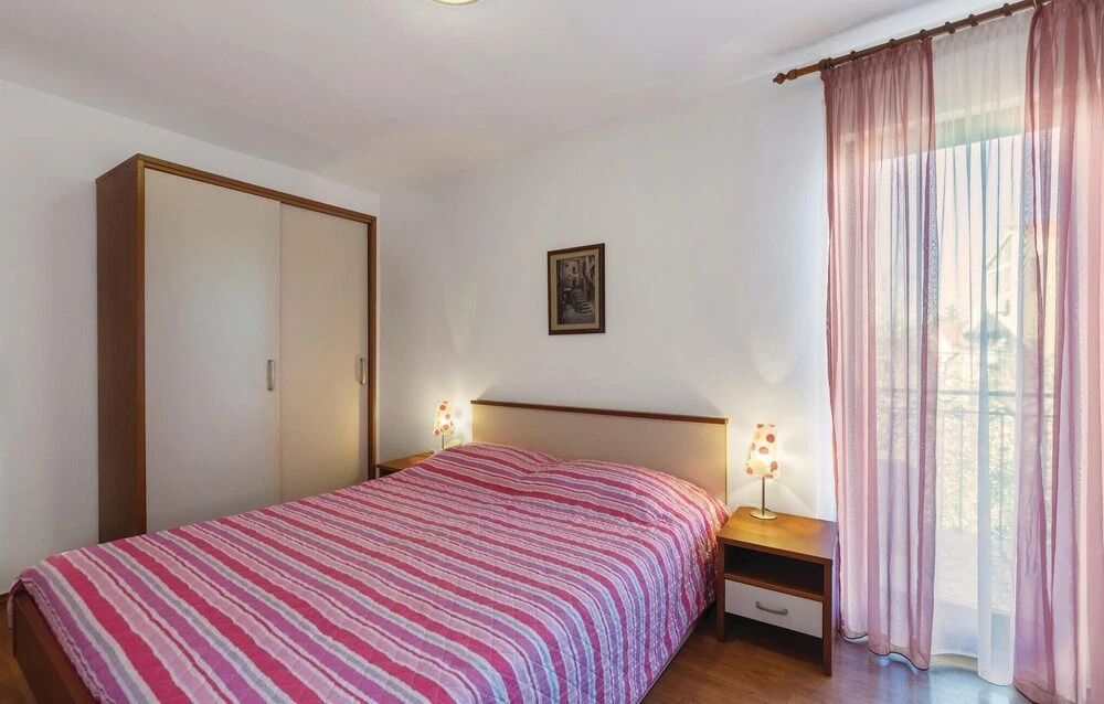 Stunning Home in Pula With Wifi and 5 Bedrooms