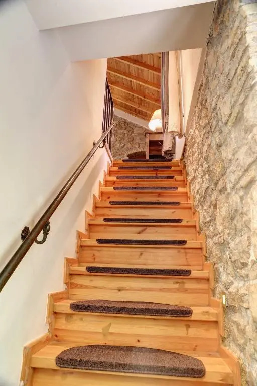 Luminous 2BD stone Apt in the alleys of Corfu town
