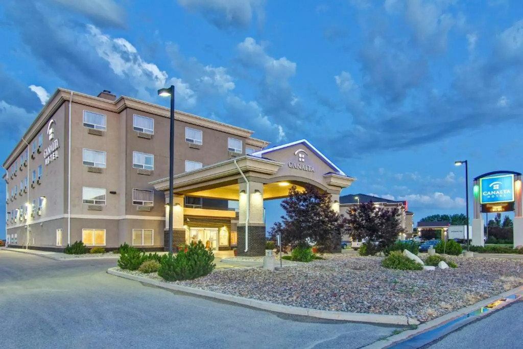 Coast Weyburn Hotel