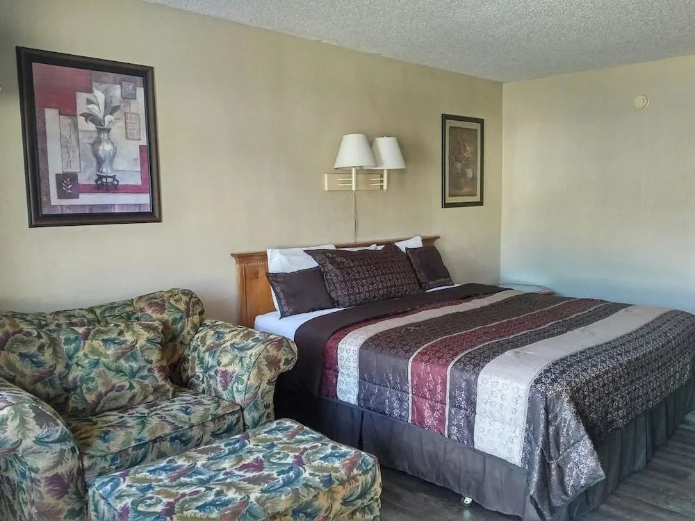 Ozark Swiss Inn