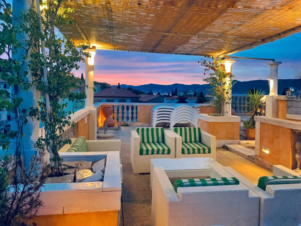 VILLA MARJAN - 3 bdr, 3 bath, parking