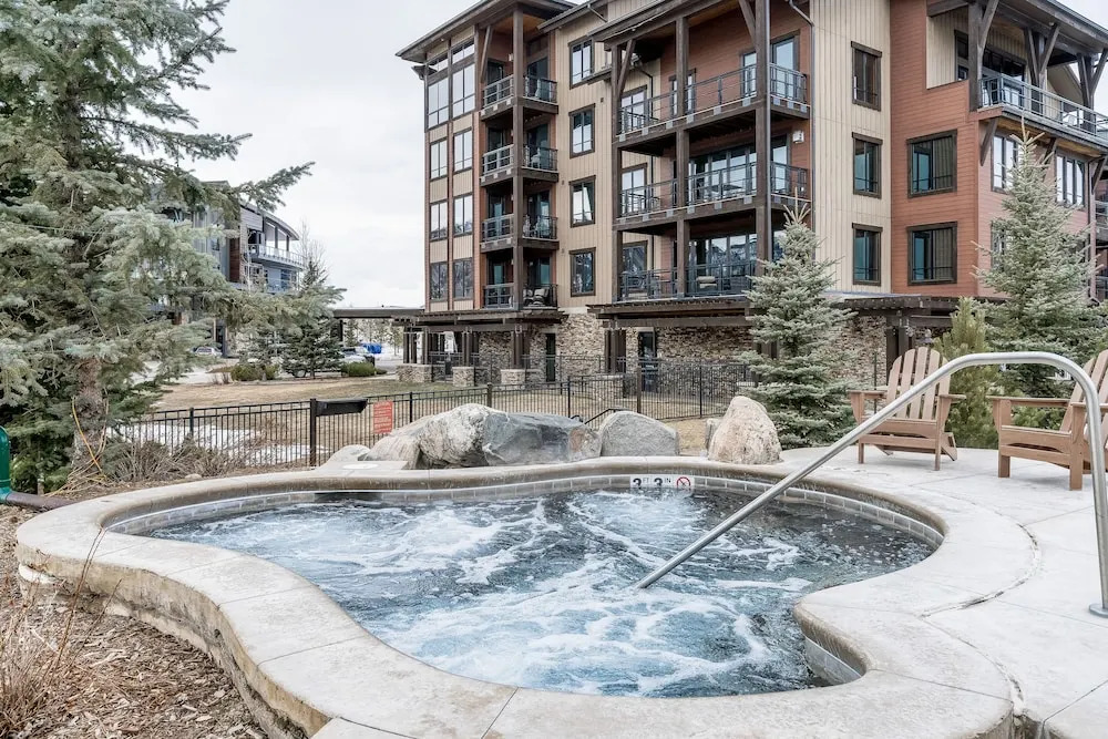Trailhead Lodge