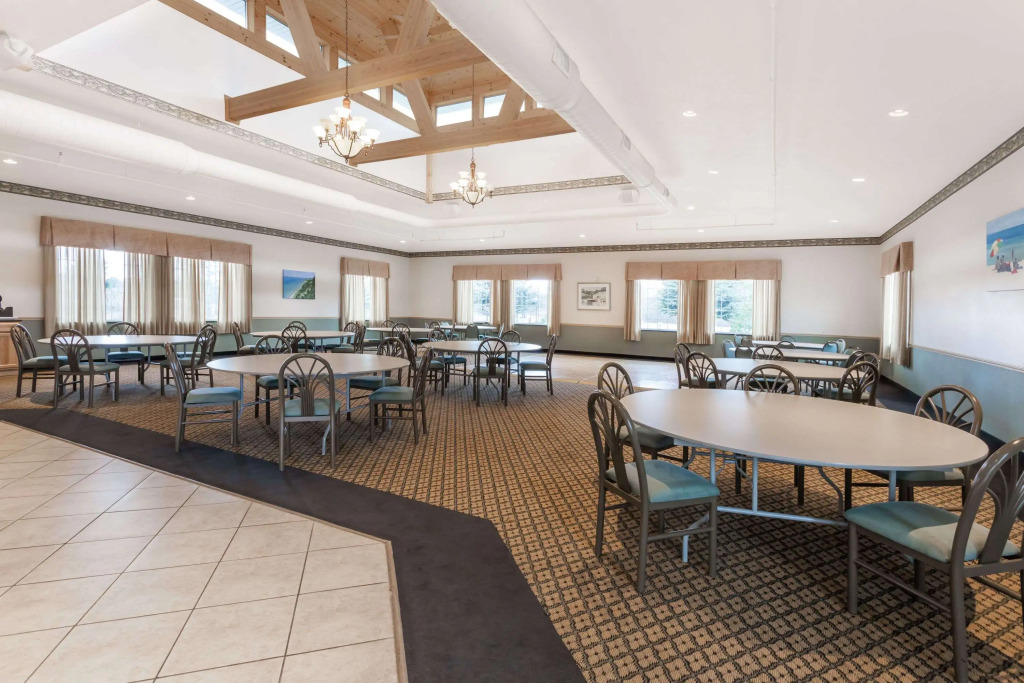 Days Inn by Wyndham Pentwater