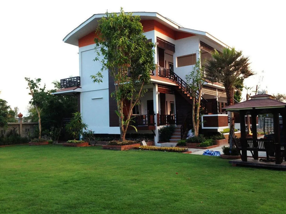 Baan Ekamporn 2