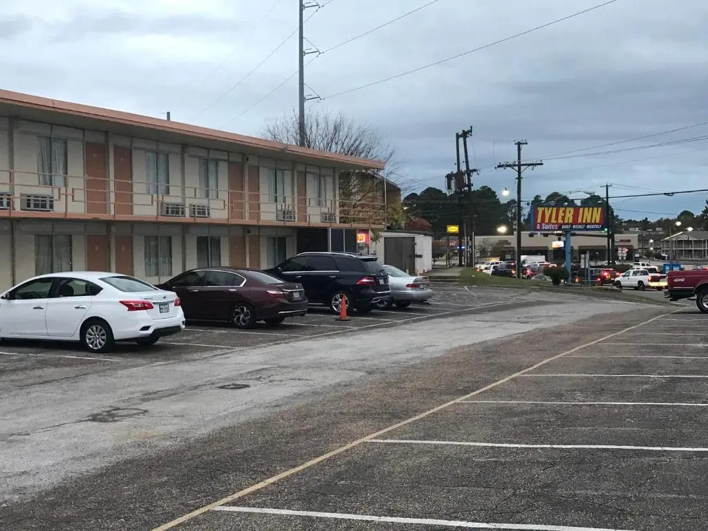 Tyler Inn & Suites