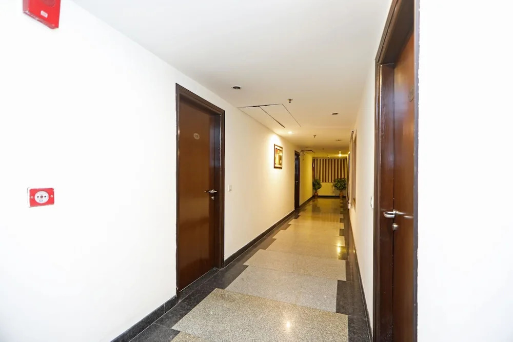 Capital O 445 Impress Hotel