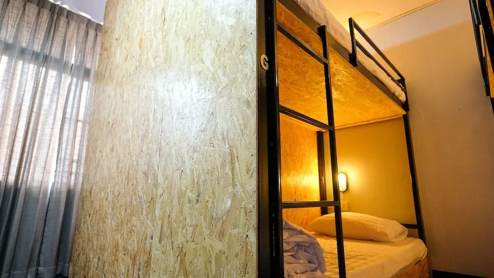 The Hubs Hug Hostel
