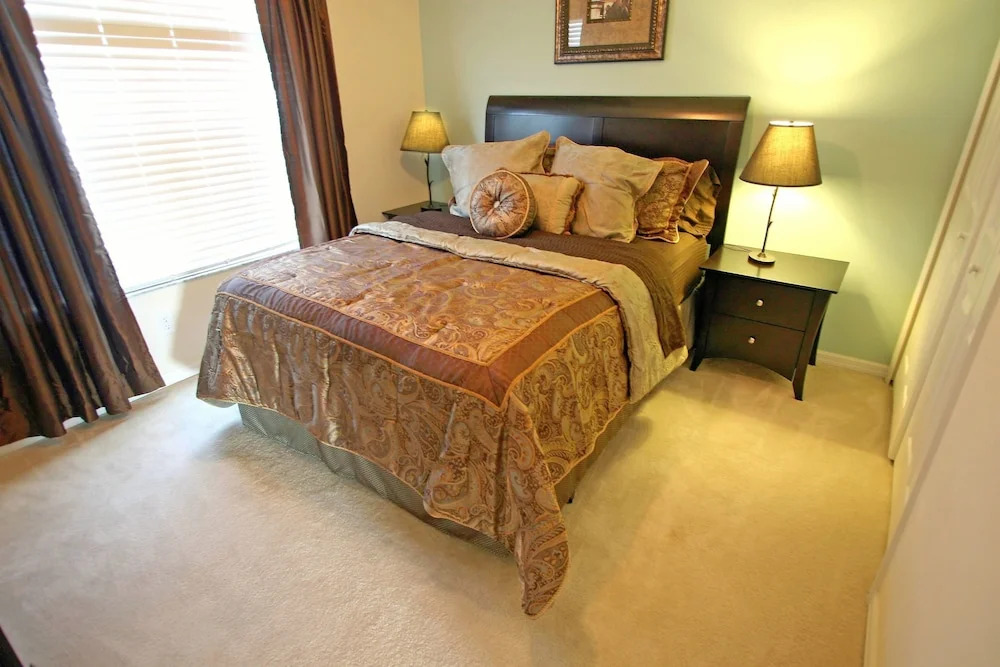 Legacy Vacation Pool Homes West 192 and Hwy 27 Area
