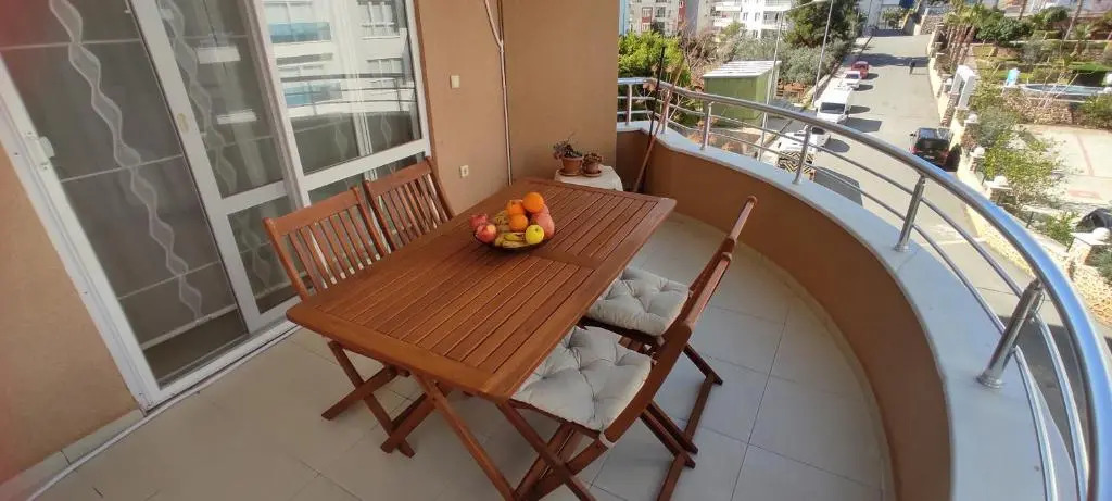Spacious suite close to the beach