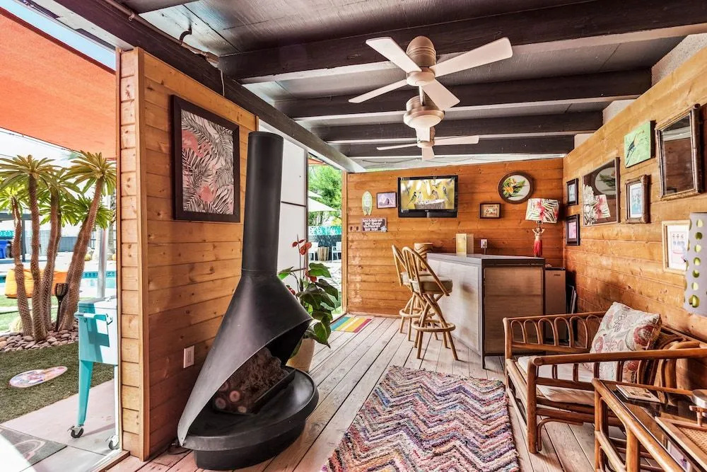 Modern Desert Oasis