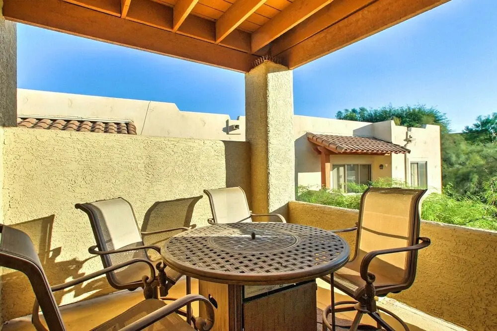 Lovely Condo w/ Balcony < 3 Miles to Parks + Golf!