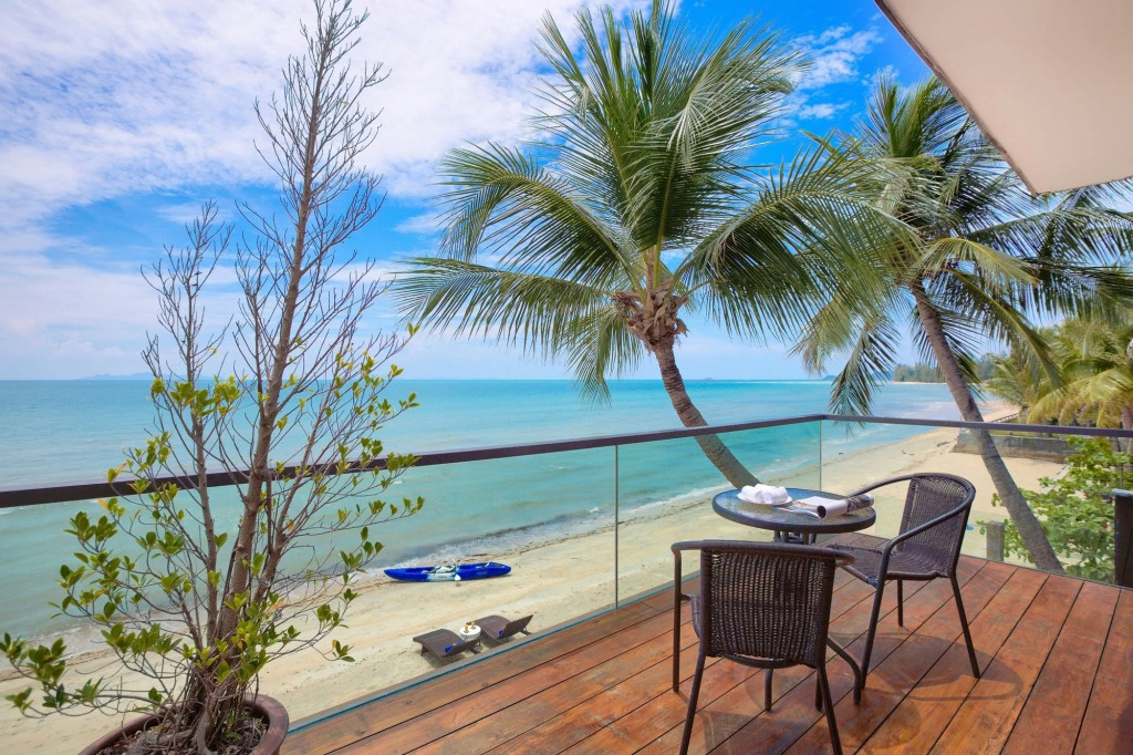 Villa U - 3BR Beachfront Haven
