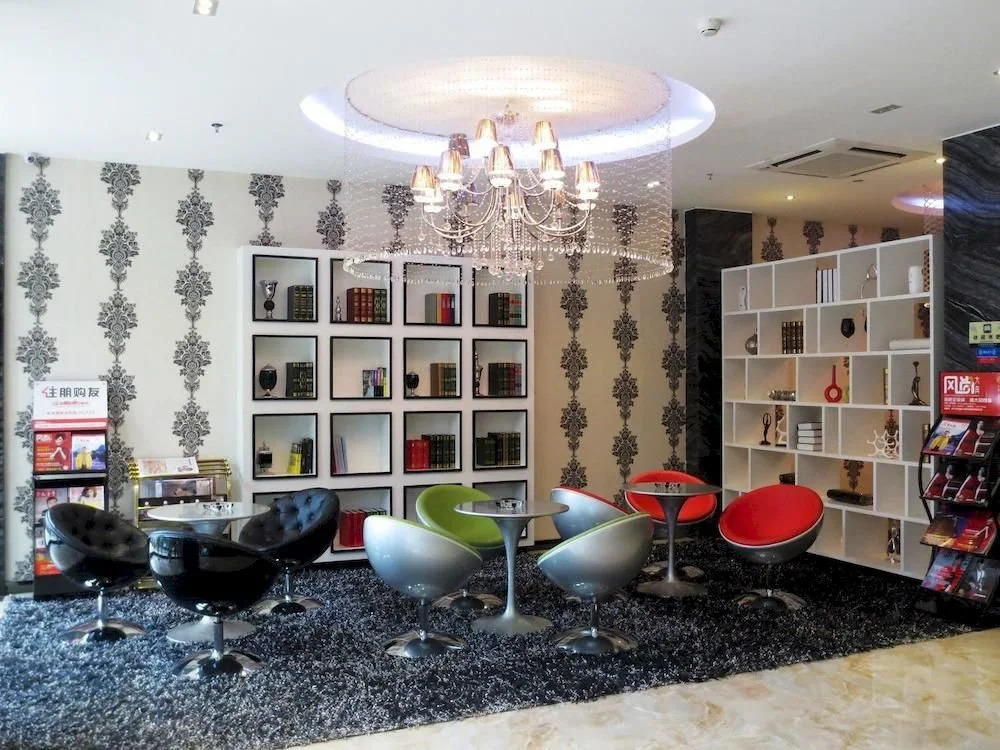 By Ron Hotel