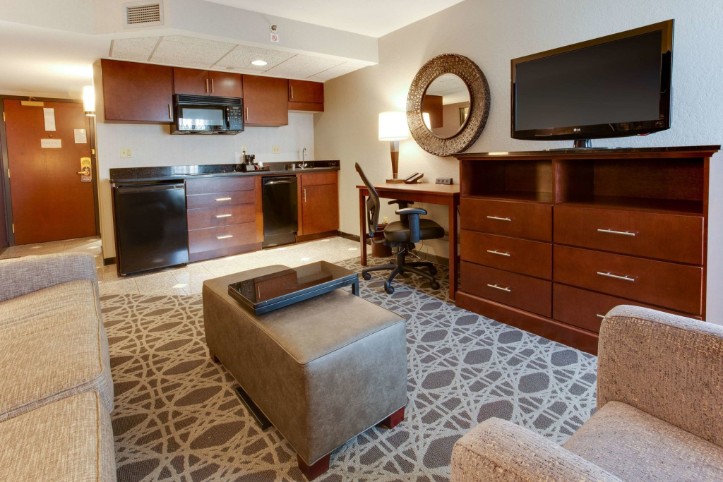 Drury Inn & Suites Louisville East