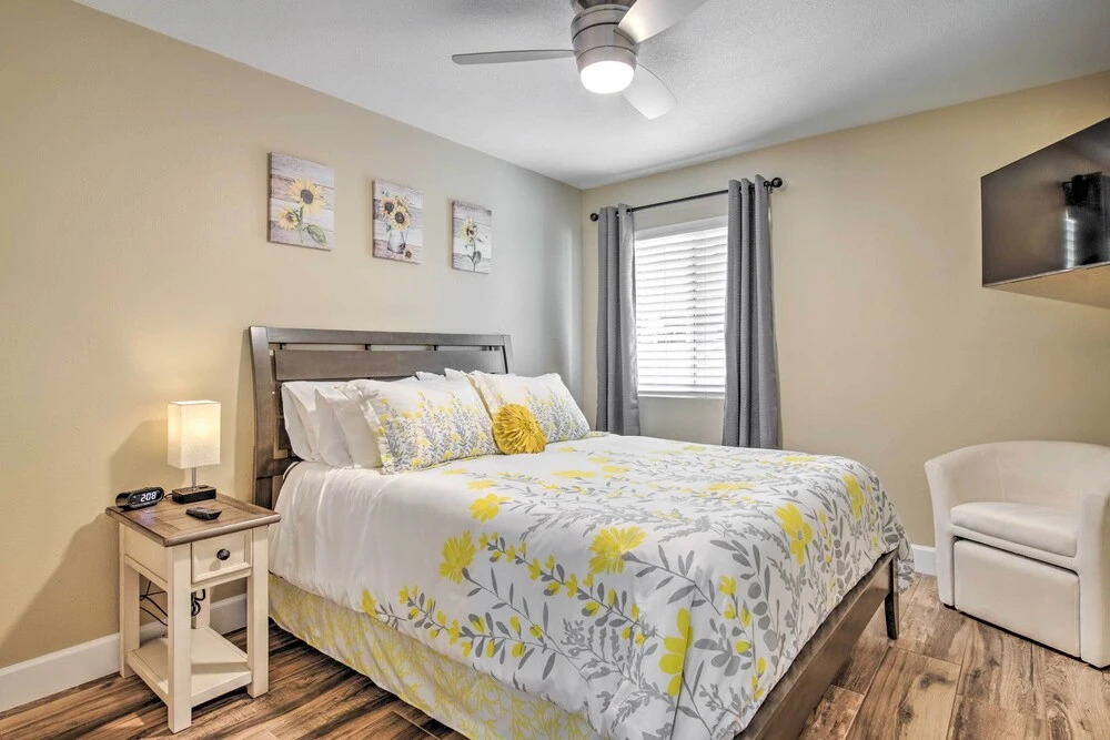 Arizona Condo w/ Community Pool & Hot Tub