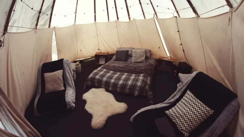 White House on Wye Glamping