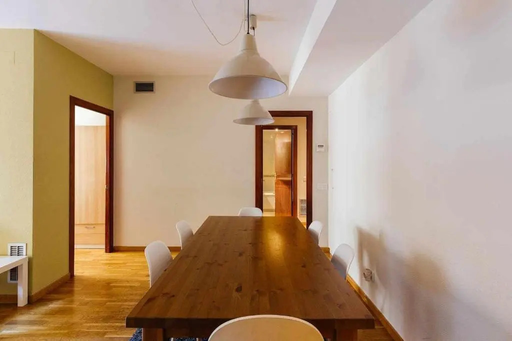 Comfortable 4 rooms 2Bath w balcony