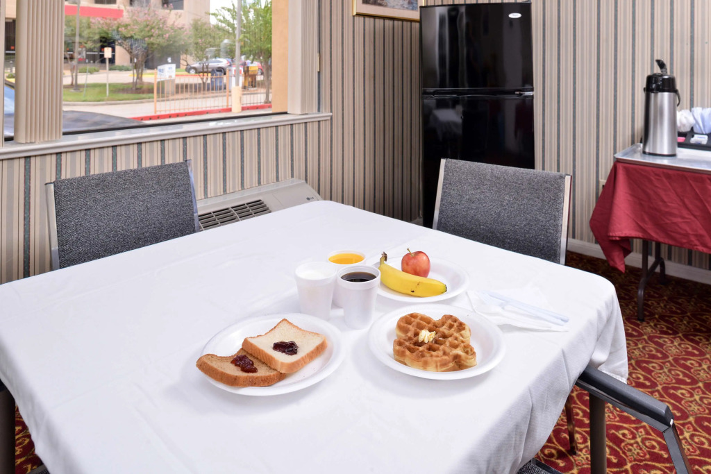 Americas Best Value Inn and Suites Houston/Northwest Brookhollow