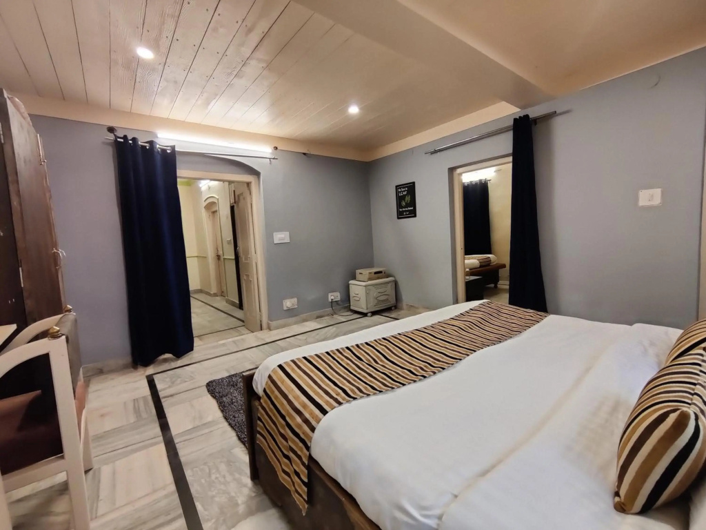 EARTH 3BHK By Wabi Sabi Stays