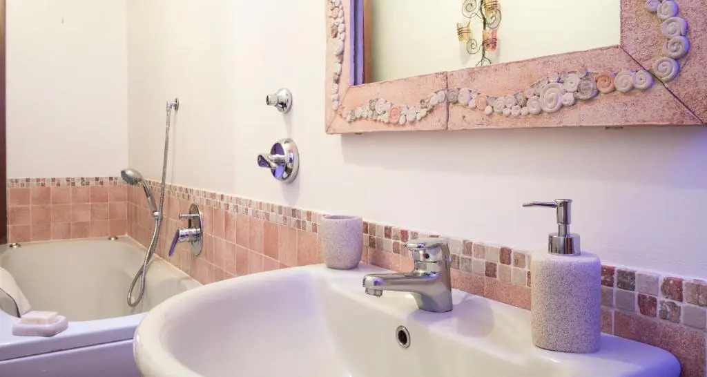 ALTIDO Warm Family Flat for 6 with Terrace in Milan