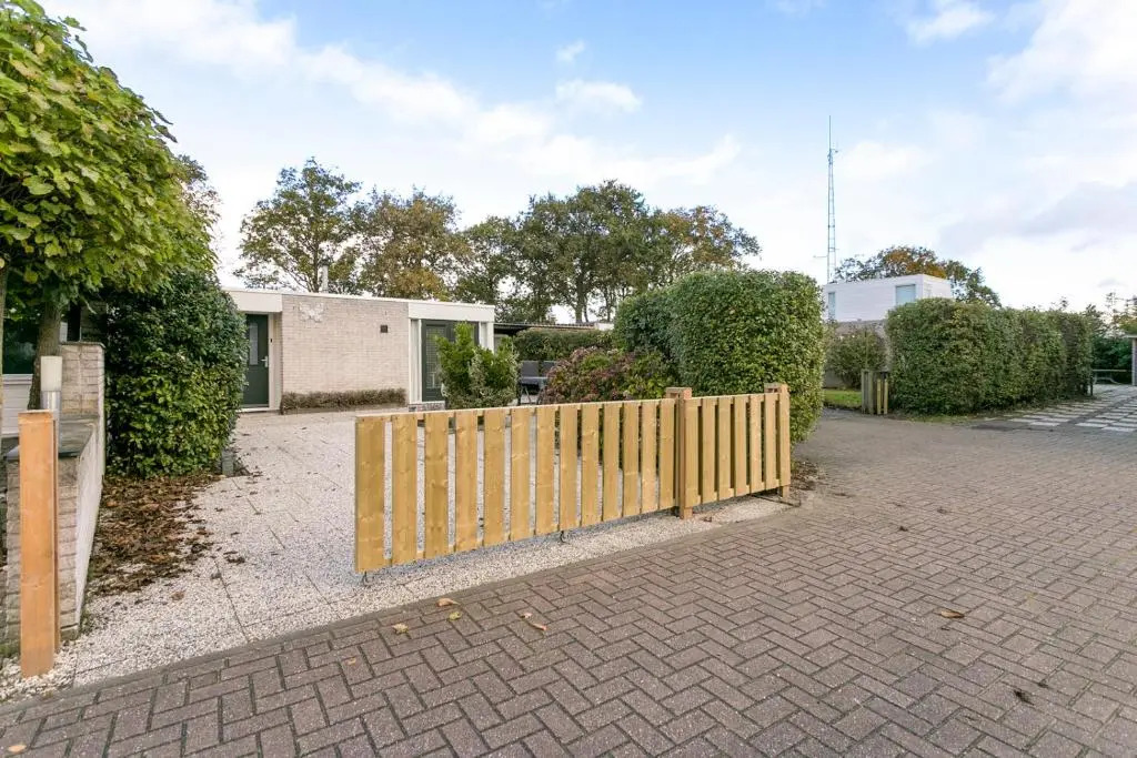 Bungalow Kuste - Klepperstee Ouddorp, 2 terraces and garden, near the beach - not for companies