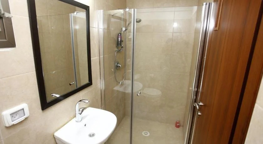 Royale Rooms