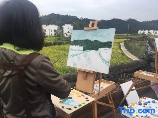 Wuyuan Huatianxi Thousand-Mu Rapeseed Flower Sea Photography Homestay