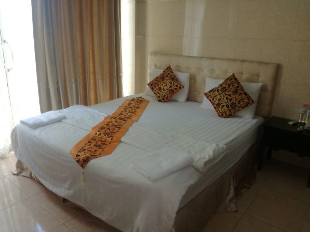 Ruchi India Restaurant & Guesthouse - Hostel
