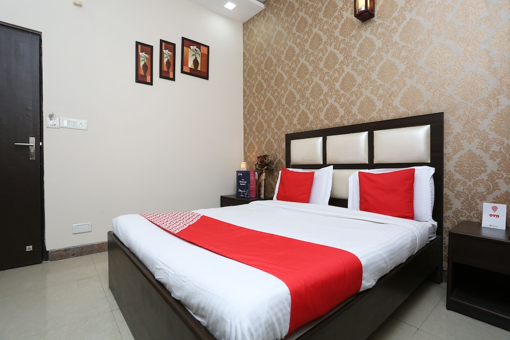 OYO 12479 Hotel city shine