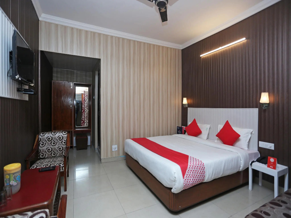 OYO 8714 Hotel Amar
