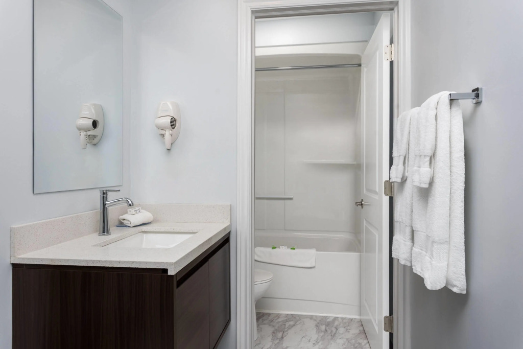 Travelodge by Wyndham Cochrane Ontario