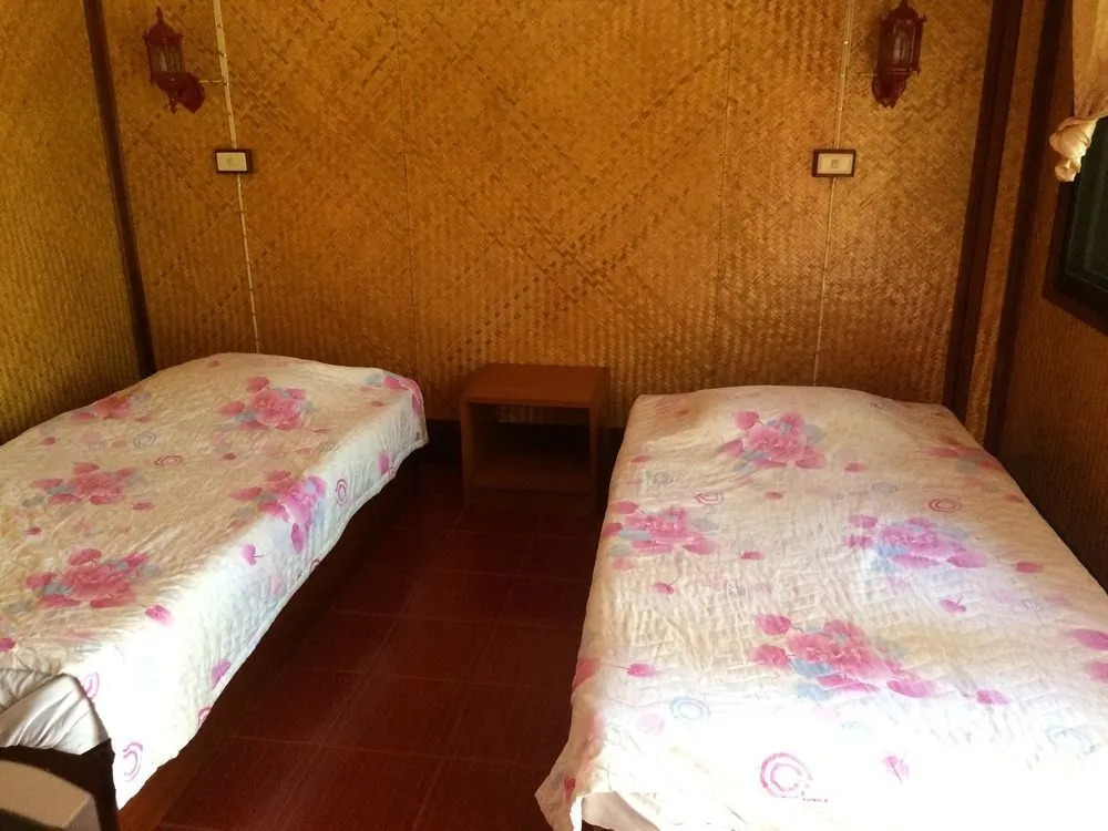 Ban Suan Klang Muang Resort